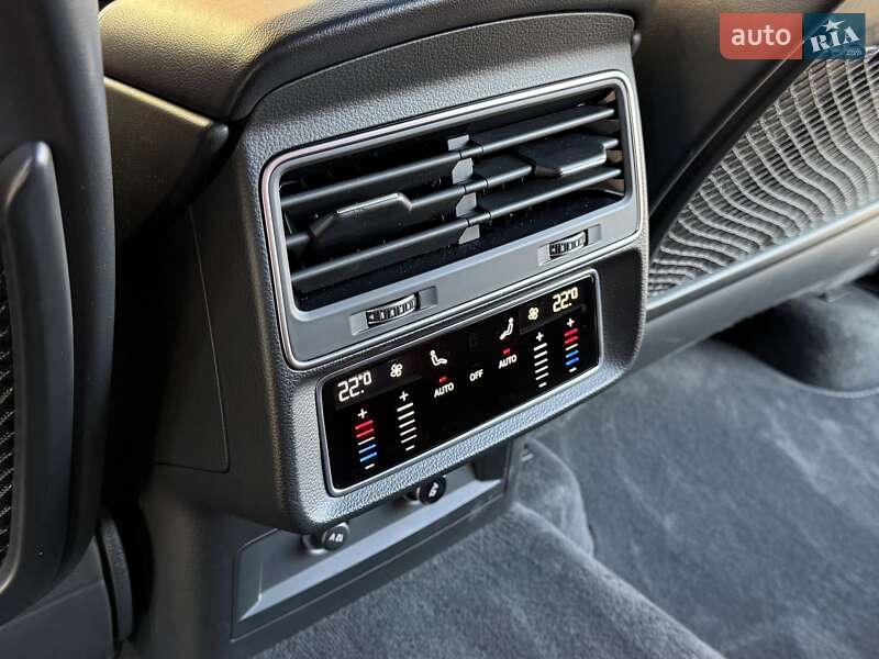 Внедорожник / Кроссовер Audi SQ8 2021 в Киеве