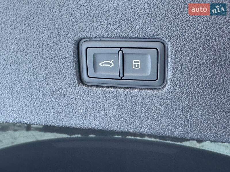 Внедорожник / Кроссовер Audi SQ8 2024 в Киеве