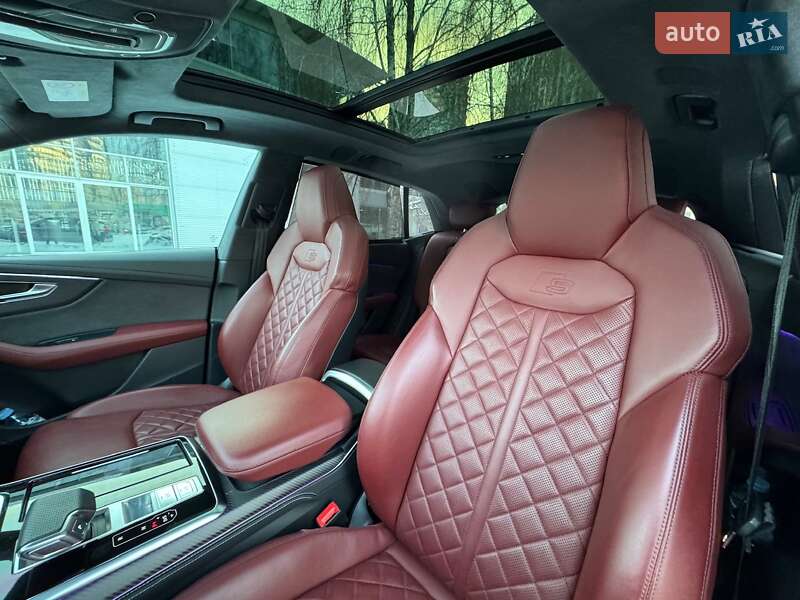 Внедорожник / Кроссовер Audi SQ8 2024 в Киеве