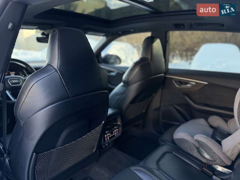 Позашляховик / Кросовер Audi SQ8 2020 в Львові