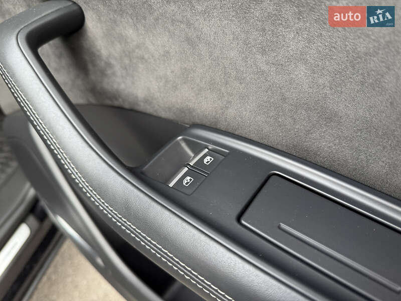 Внедорожник / Кроссовер Audi SQ8 2019 в Ровно