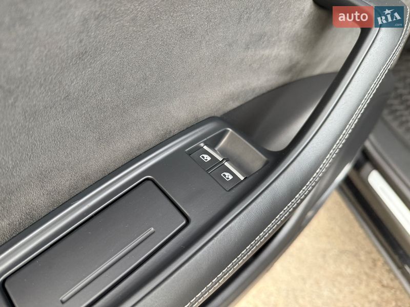 Внедорожник / Кроссовер Audi SQ8 2019 в Ровно