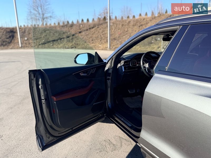 Внедорожник / Кроссовер Audi SQ8 2022 в Полтаве