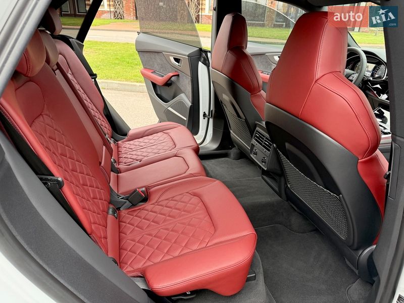 Внедорожник / Кроссовер Audi SQ8 2024 в Киеве