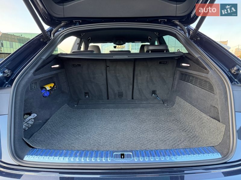 Внедорожник / Кроссовер Audi SQ8 2024 в Киеве