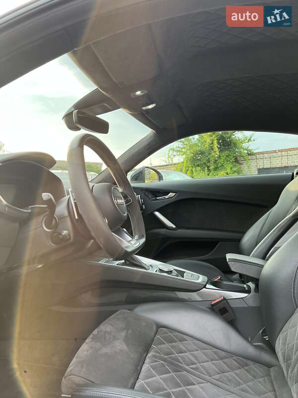 Купе Audi TT RS 2018 в Києві фото 11 Купе Audi TT RS 2018 в Києві