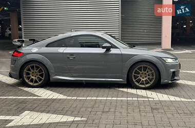 Купе Audi TT RS 2017 в 