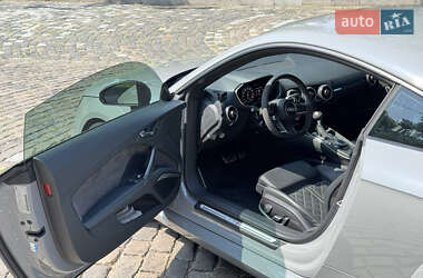 Купе Audi TT RS 2017 в 