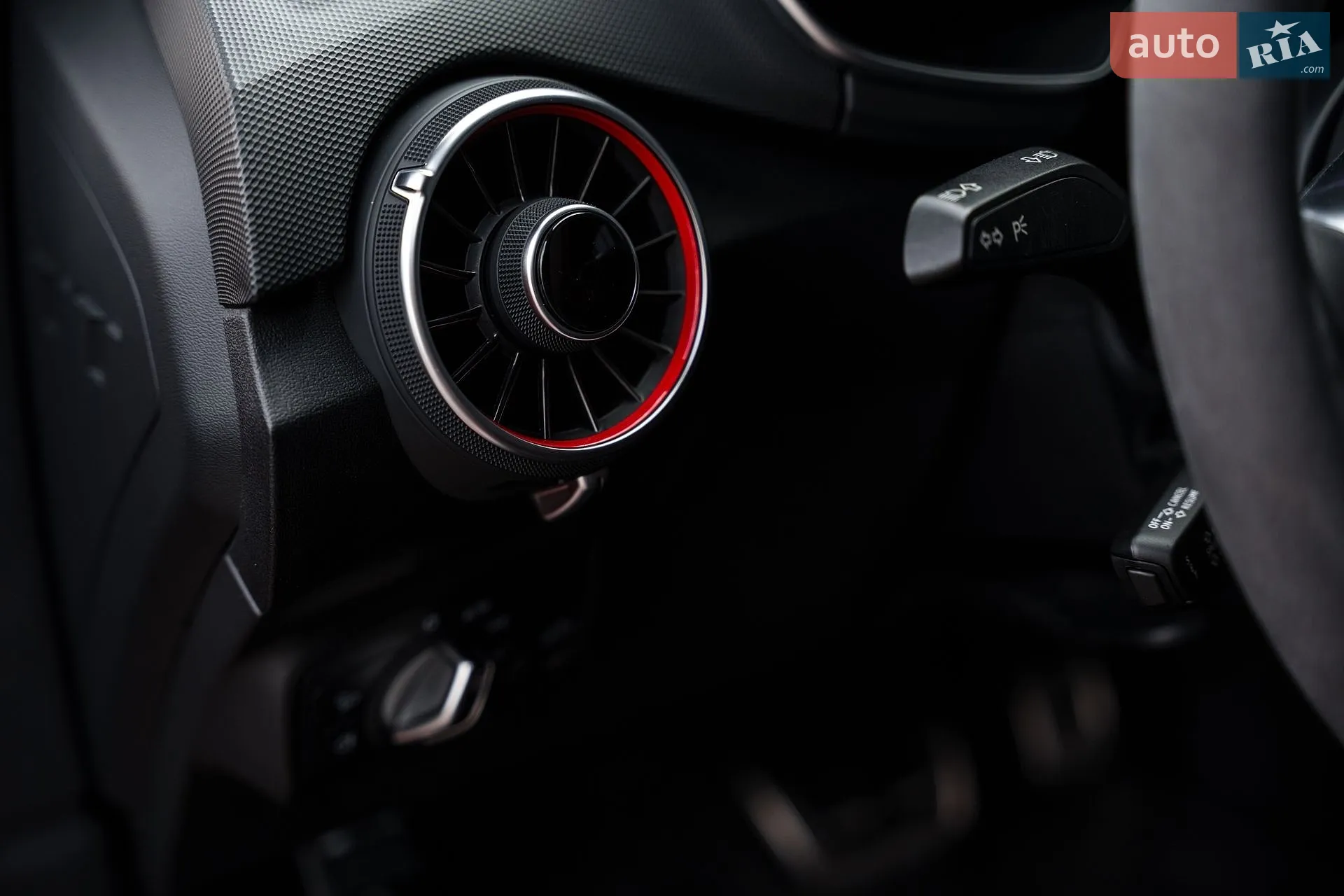 2019 Audi TT RS - мініатюра 23