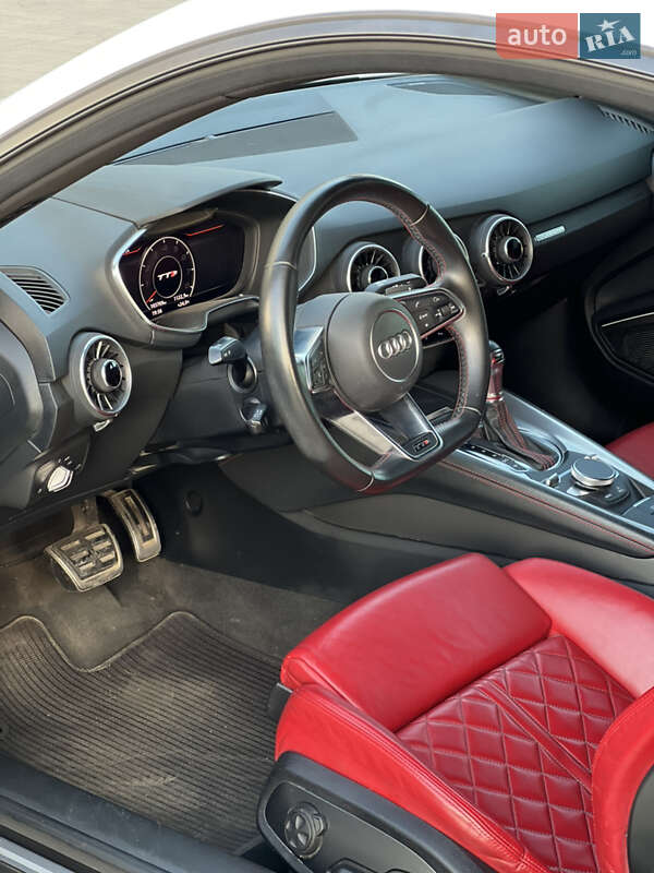 Купе Audi TT S 2016 в Ужгороде