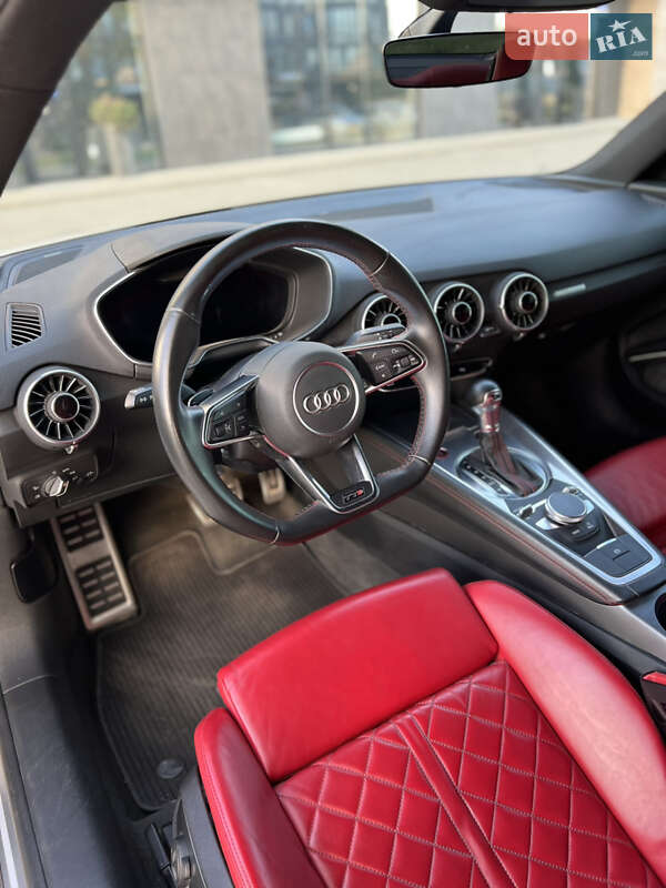 Купе Audi TT S 2016 в Ужгороде