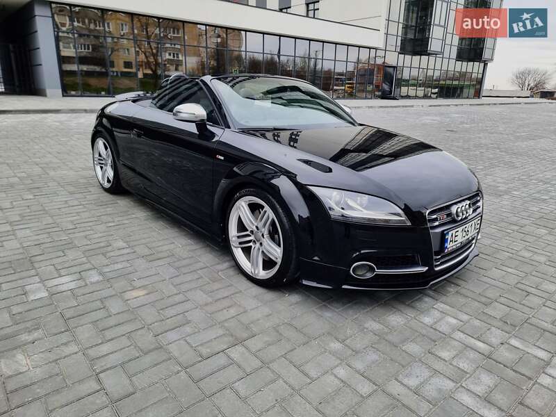 Купе Audi TT S 2012 в 