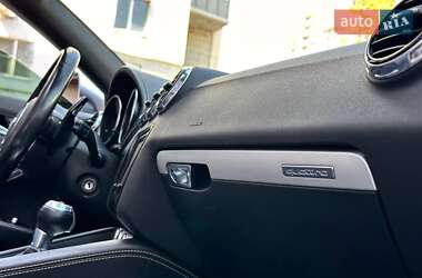 Купе Audi TT S 2012 в 