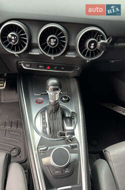 Купе Audi TT S 2016 в 