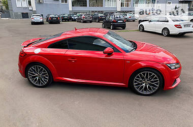 Купе Audi TT 2016 в 