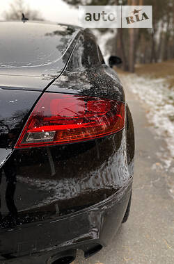 Купе Audi TT 2011 в 