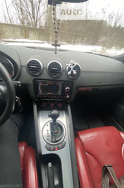 Купе Audi TT 2008 в 