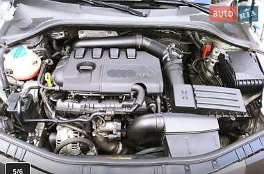 Купе Audi TT 2010 в 