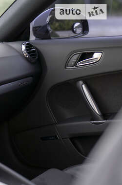 Купе Audi TT 2010 в 