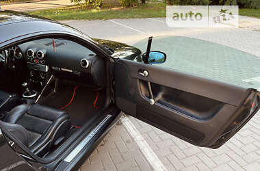 Купе Audi TT 2001 в 