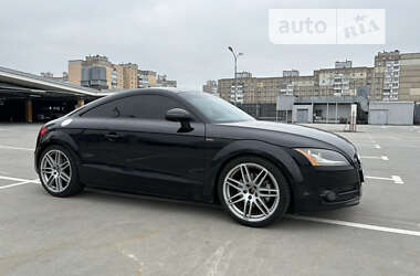 Купе Audi TT 2008 в 