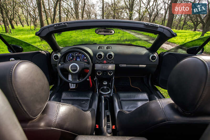 Родстер Audi TT 2001 в Вольногорске