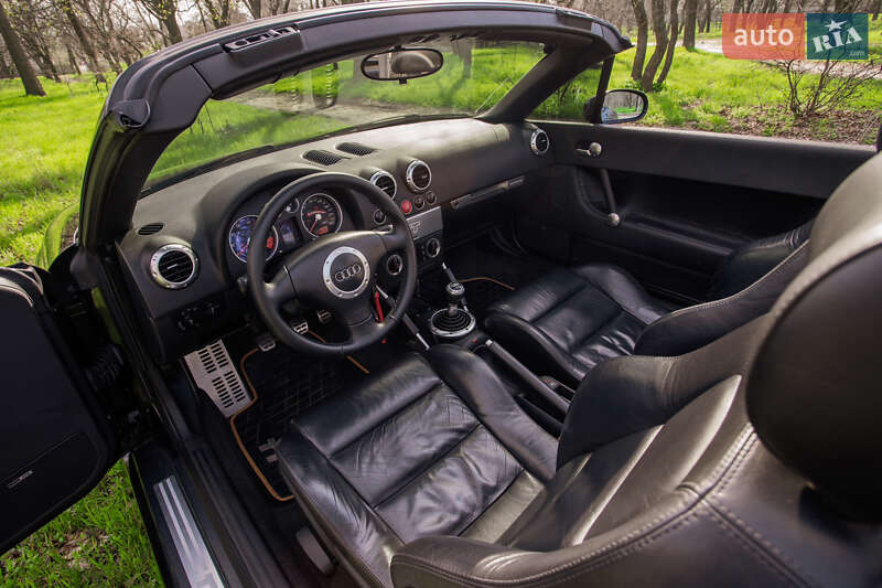 Родстер Audi TT 2001 в Вольногорске