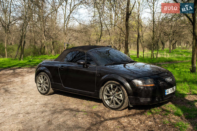 Родстер Audi TT 2001 в Вольногорске