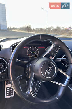 Купе Audi TT 2015 в 