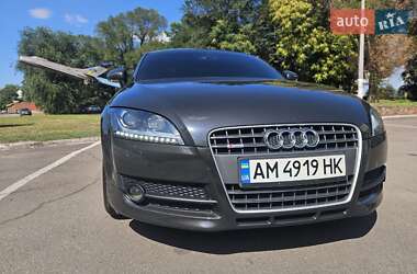 Купе Audi TT 2011 в 