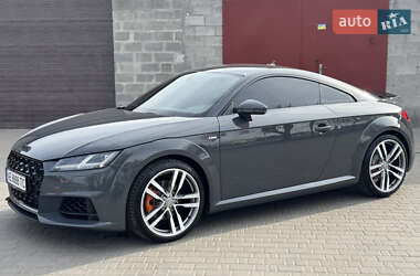 Купе Audi TT 2016 в 