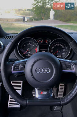 Купе Audi TT 2010 в 