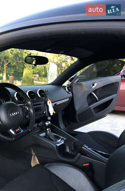 Купе Audi TT 2010 в 