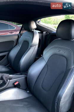 Купе Audi TT 2010 в 