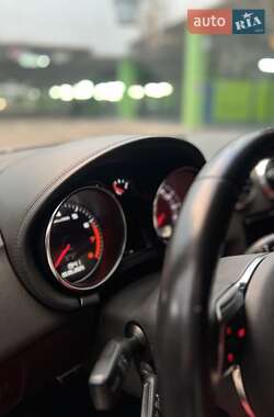 Купе Audi TT 2011 в 