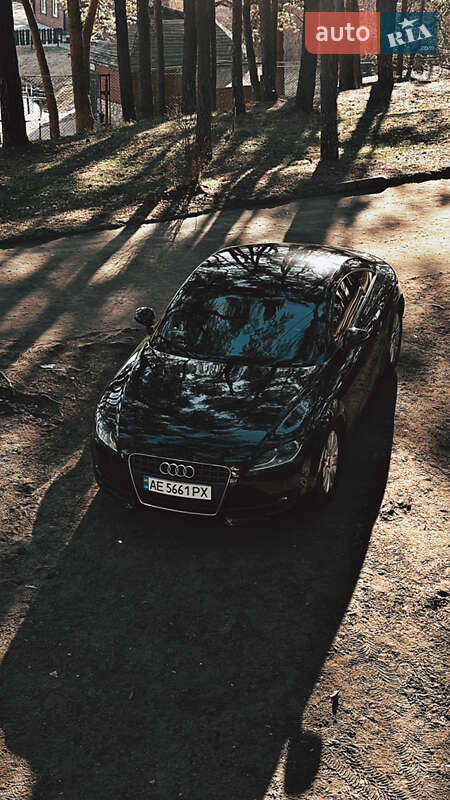 Купе Audi TT 2006 в 