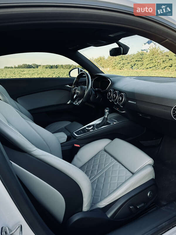 Купе Audi TT 2016 в Лубнах