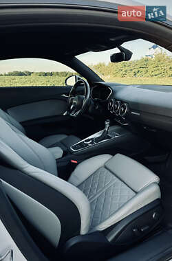 Купе Audi TT 2016 в 