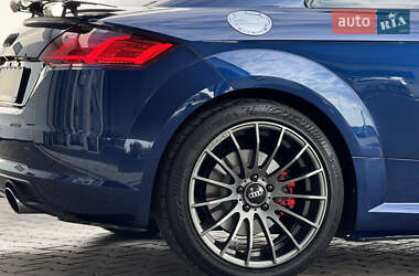 Купе Audi TT 2015 в 