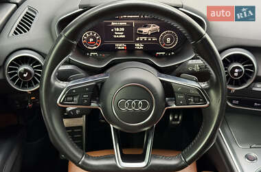 Купе Audi TT 2015 в 