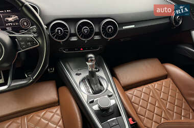 Купе Audi TT 2015 в 