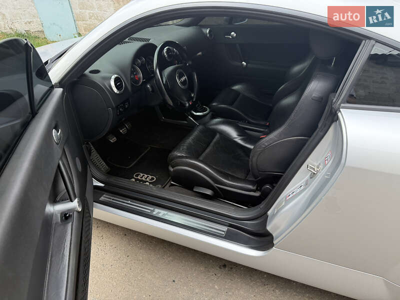 Купе Audi TT 1998 в Лохвице
