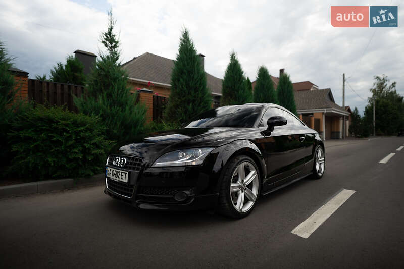 Купе Audi TT 2010 в 