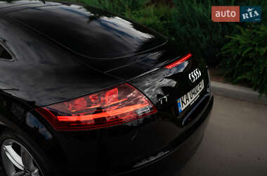 Купе Audi TT 2010 в 