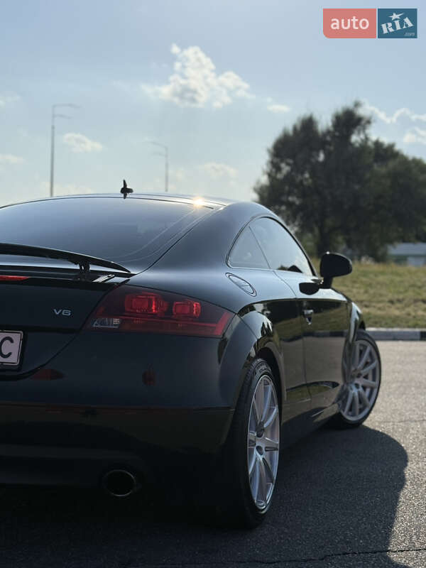 Купе Audi TT 2008 в 