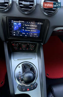 Купе Audi TT 2008 в 