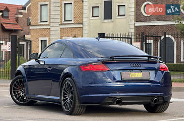 Купе Audi TT 2015 в 