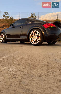Купе Audi TT 2001 в 