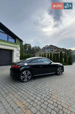 Купе Audi TT 2015 в 