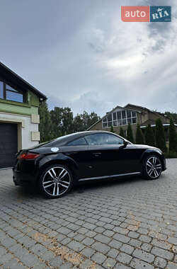 Купе Audi TT 2015 в 